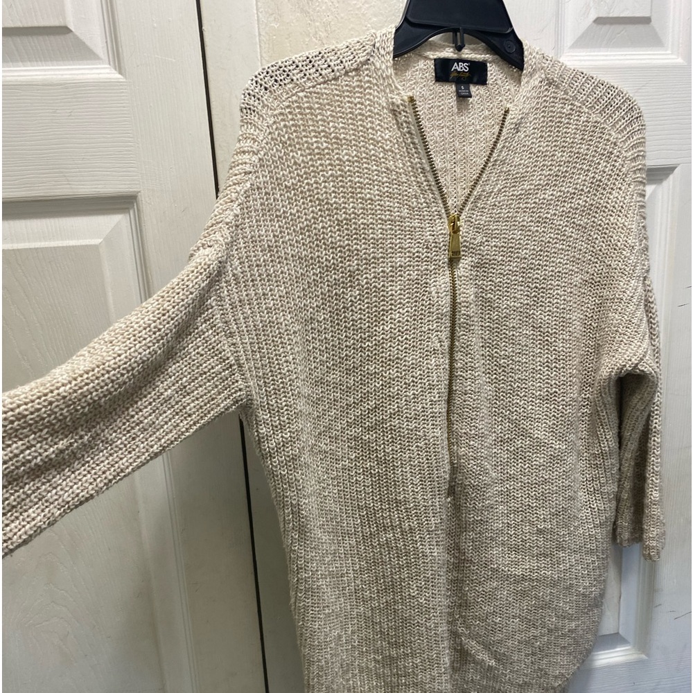 Abs sweater
